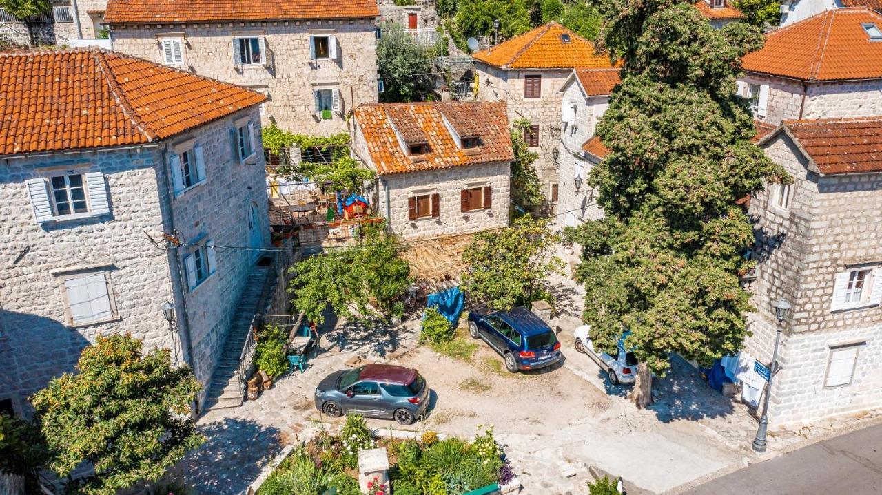 Charming Bohemian House In Perast Vila Exterior foto